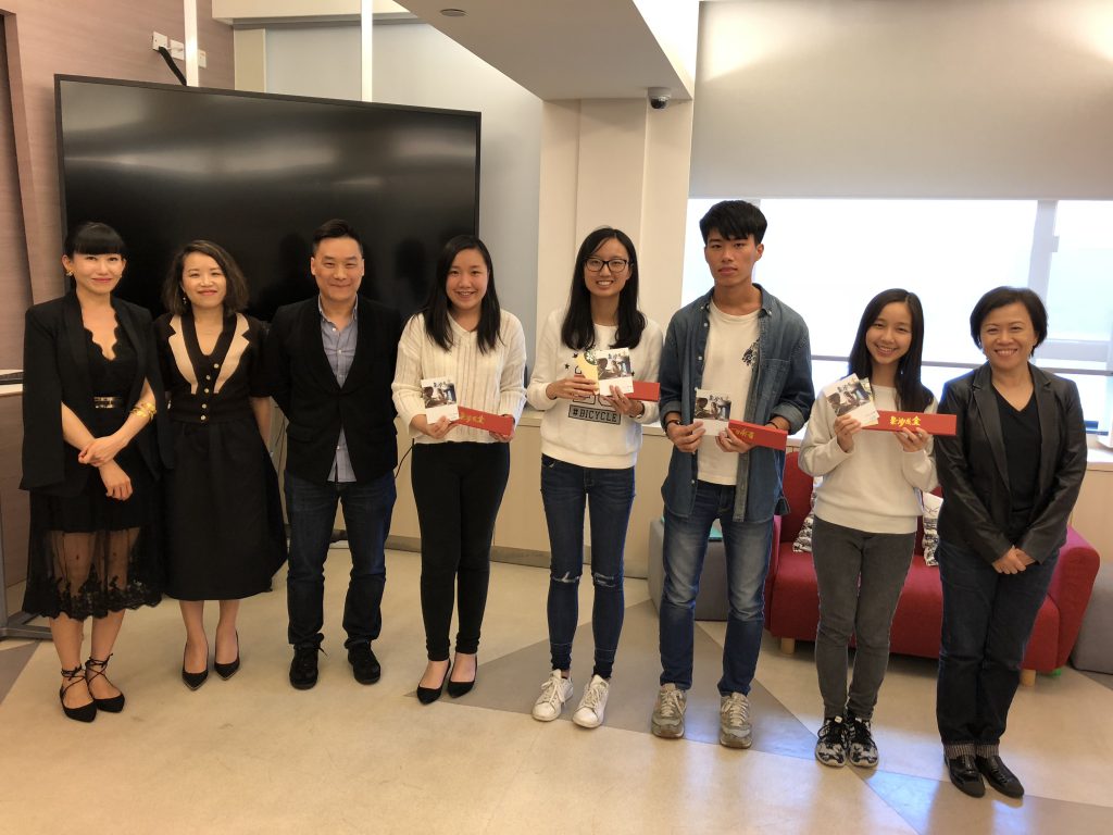 Best Campaign Award得獎學生（左至右）Ms. Catalina Man, Ms. Irene Leung, 詹文天先生、黎悅知同學、方芷晴同學、曾健富同學、陳秋彤同學及簡仲勤老師。