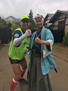 日本日光超馬拉松，途經景點江戶村，可跟裝扮的古人合照。